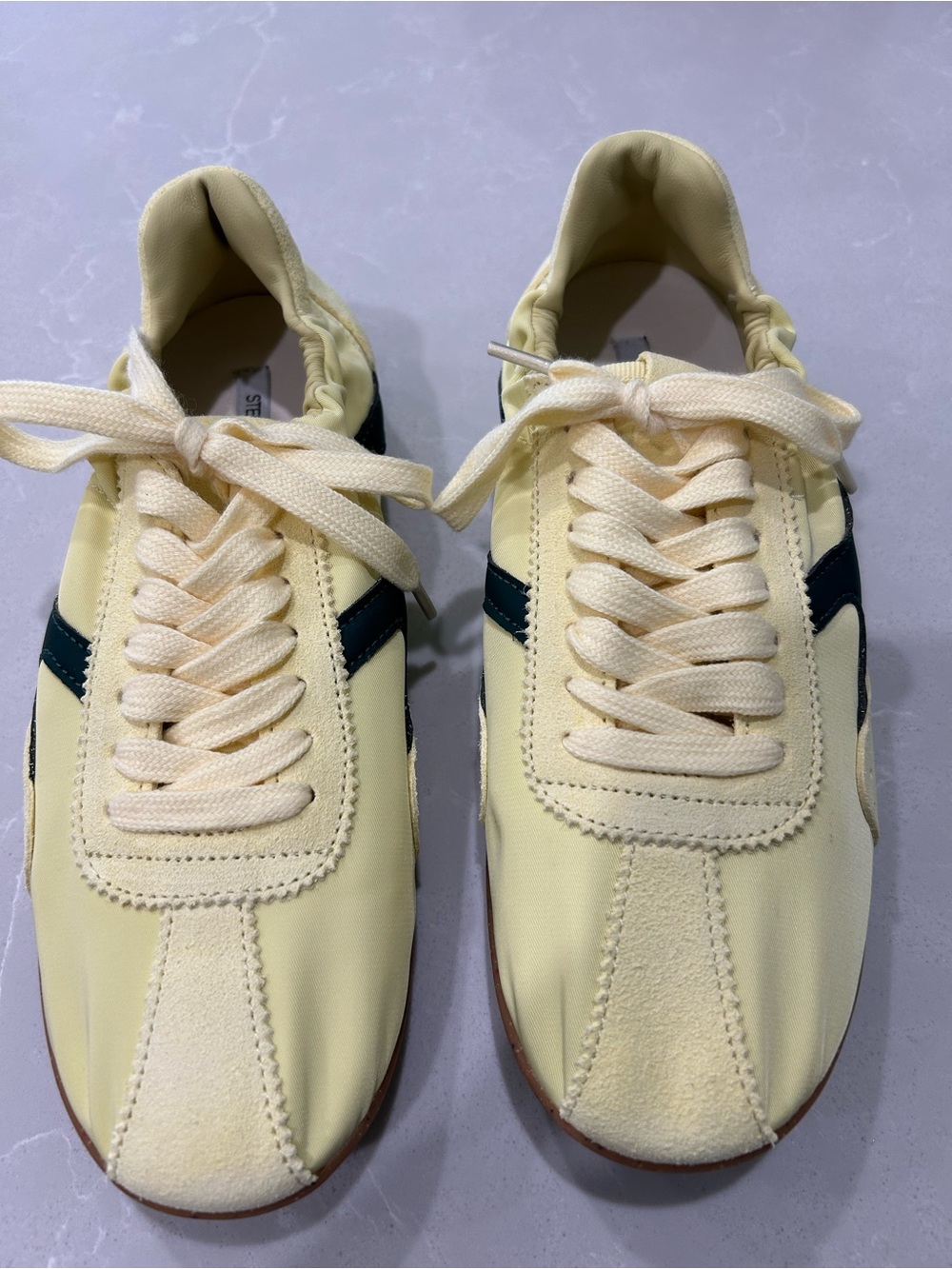 Steve Madden Cream Low-Top Sneakers with Navy Stripe